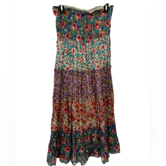 Raviya Dresses & Skirts - Raviya Tiered Floral Midi strapless dress SZ M
